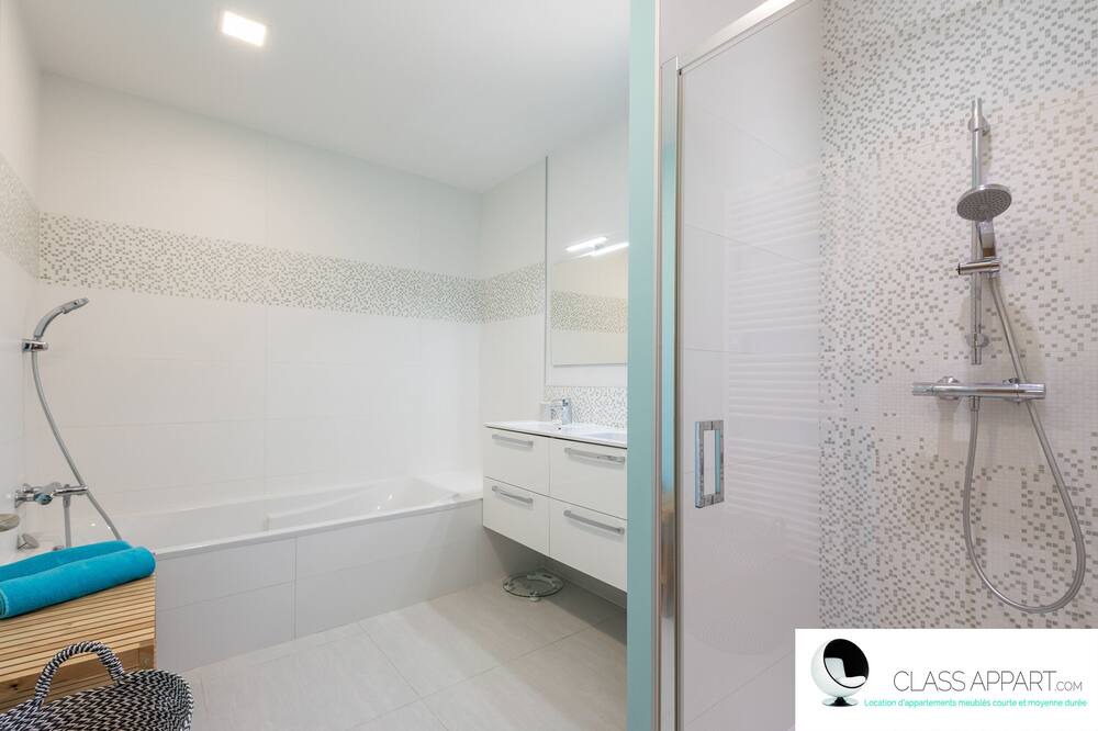 Photo of Bathroom in Prades-le-Lez