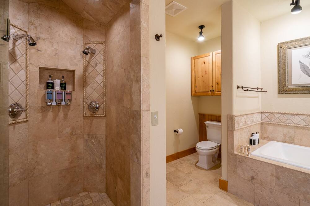 Photo of Bathroom in Saddle Ridge
