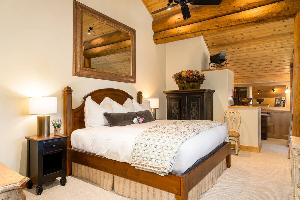 Photo of Bedroom in Saddle Ridge