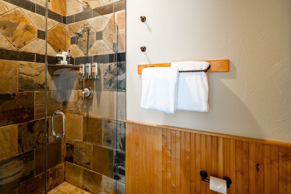 Photo of Bathroom in Saddle Ridge