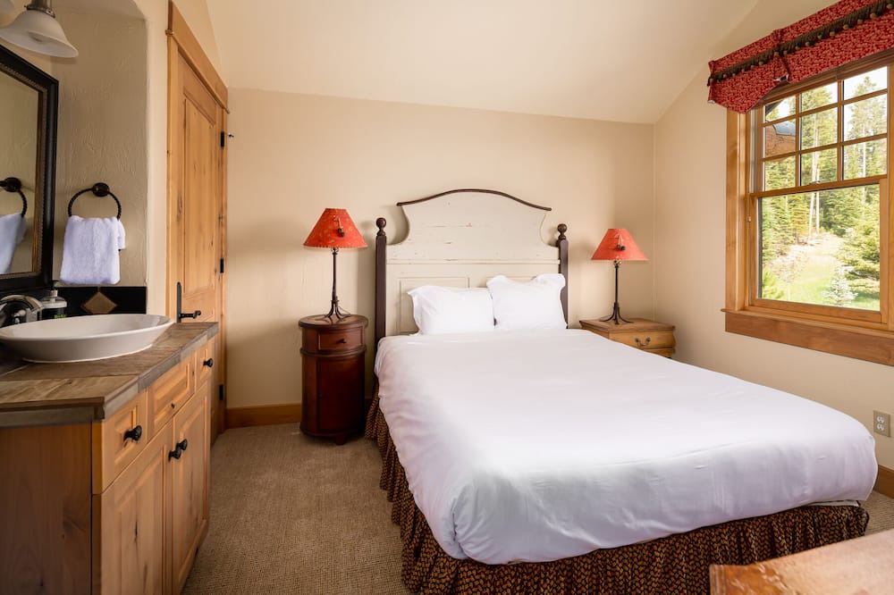Photo of Bedroom in Saddle Ridge