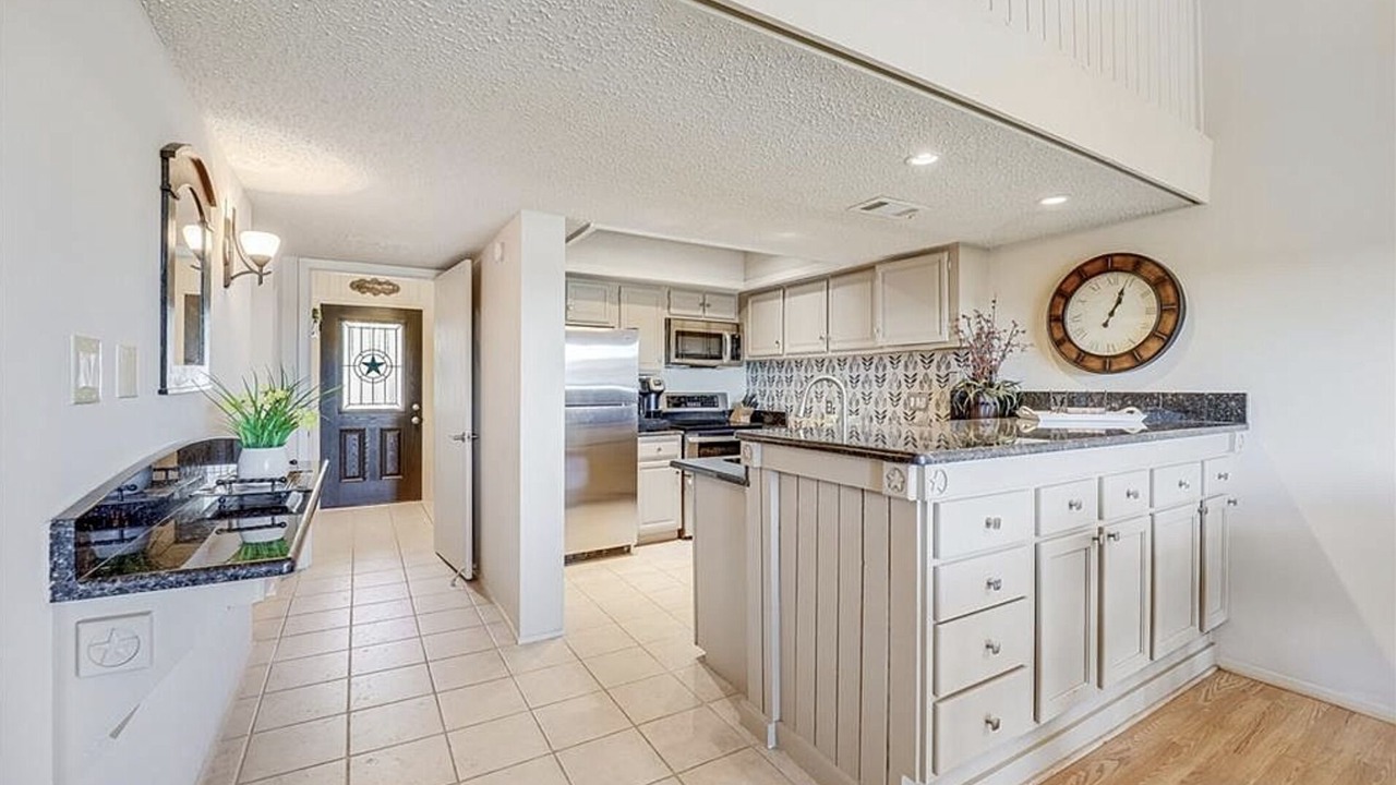 Photo of Kitchen in Point Venture