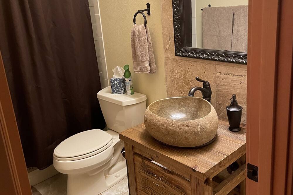 Photo of Bathroom in Benton County