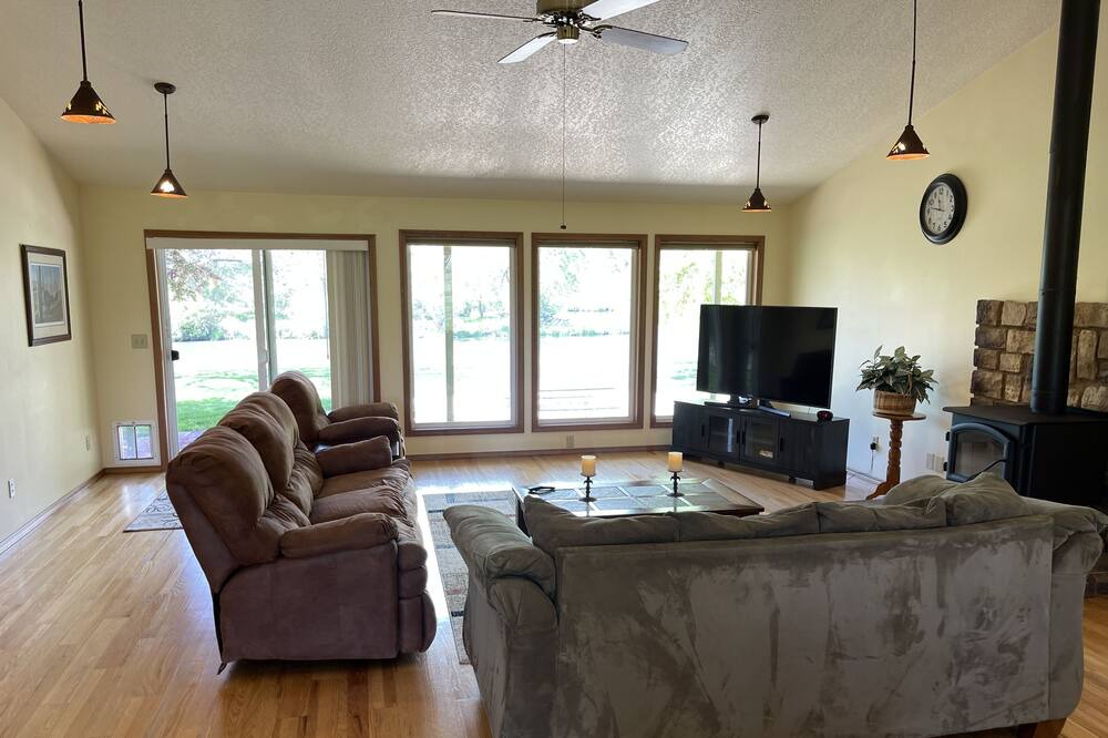 Photo of Livingroom in Benton County