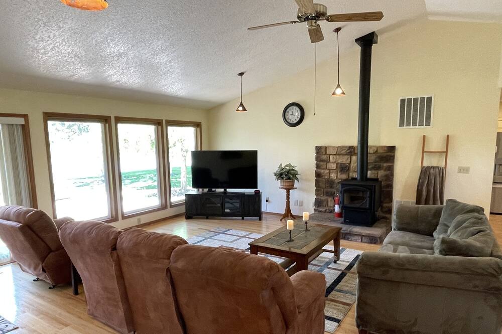 Photo of Livingroom in Benton County