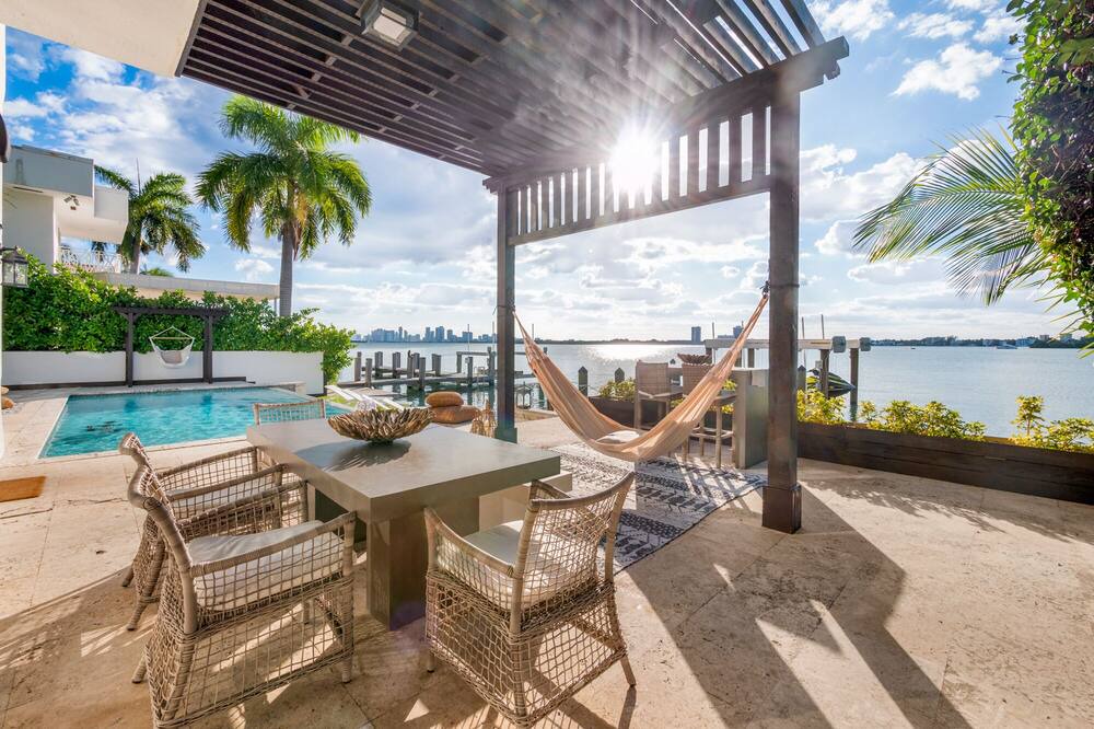 Photo of Patio Balcony in North Bay Village