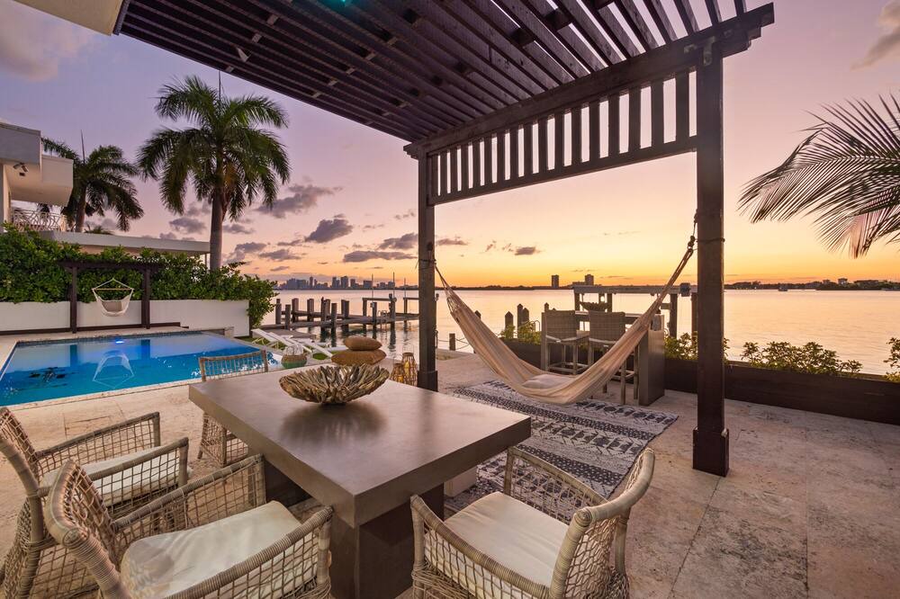 Photo of Outdoor in North Bay Village