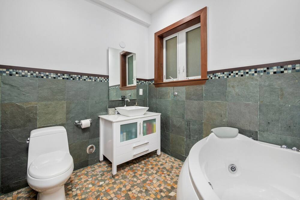 Photo of Bathroom in North Bay Village