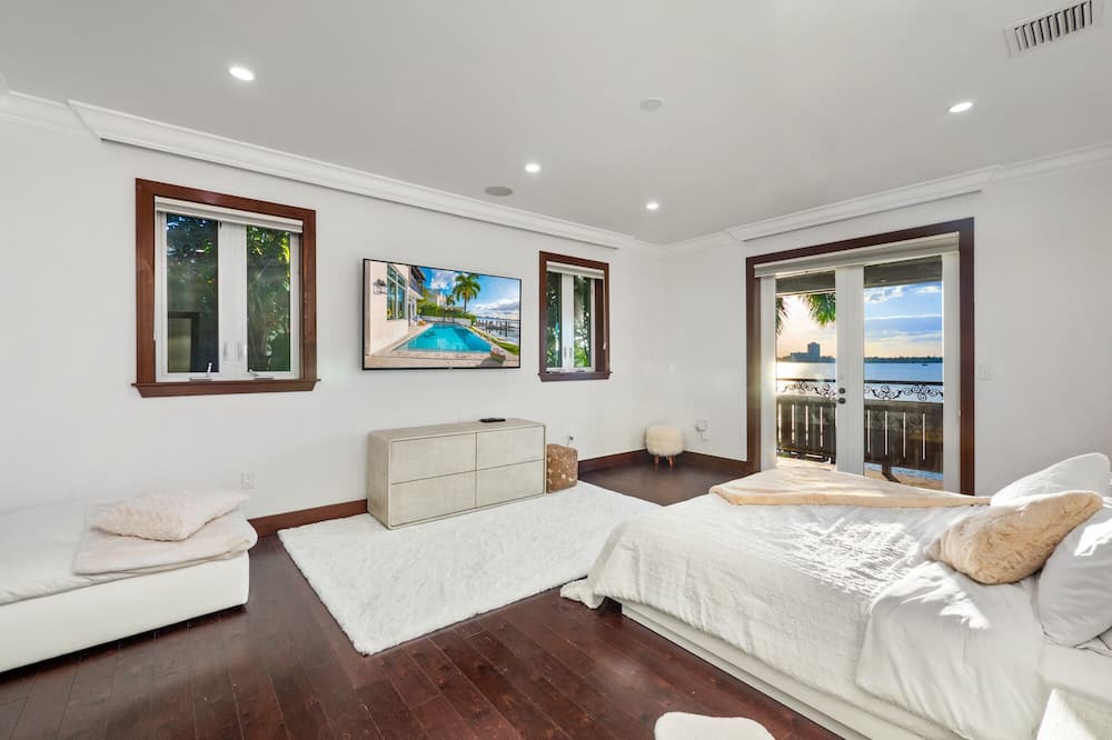 Photo of Bedroom in North Bay Village