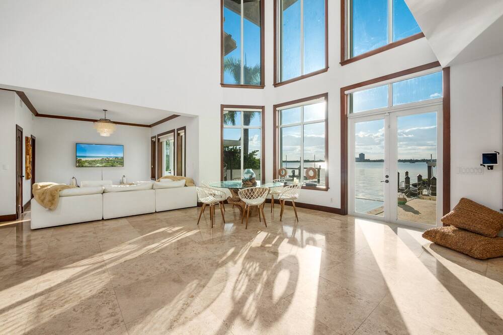 Photo of Bedroom in North Bay Village