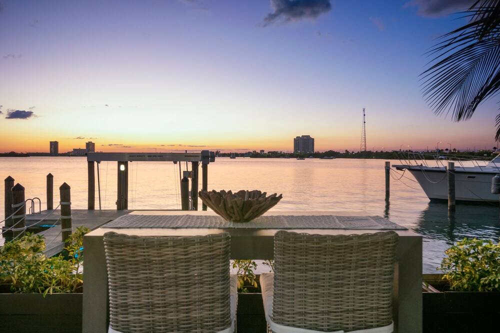 Photo of Outdoor in North Bay Village