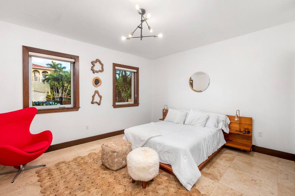 Photo of Bedroom in North Bay Village