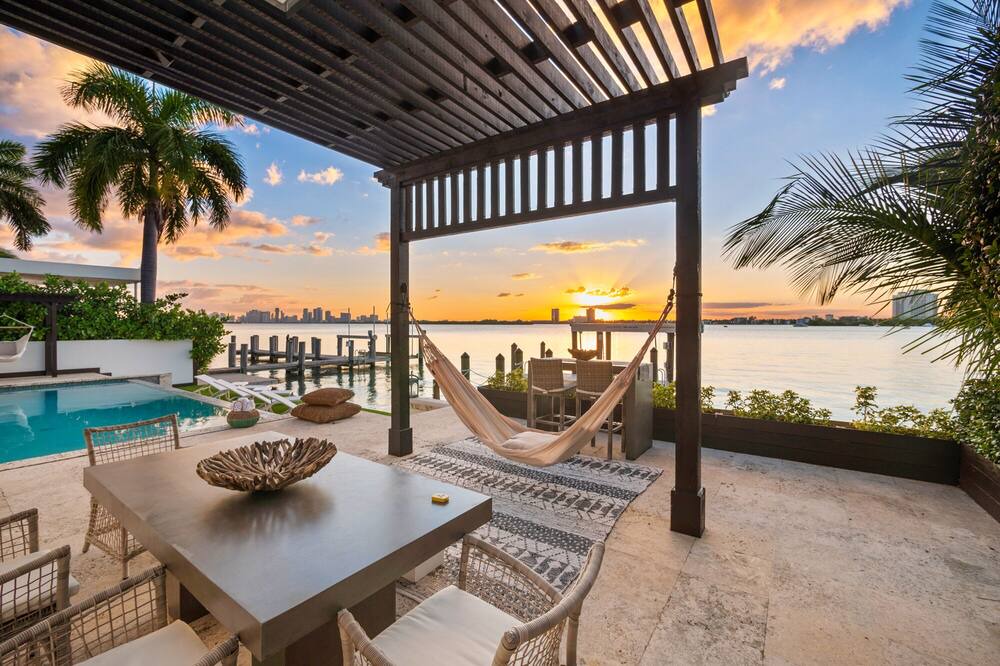 Photo of Outdoor in North Bay Village
