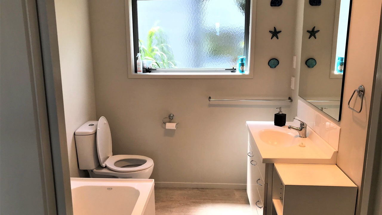 Photo of Others in Cable Bay