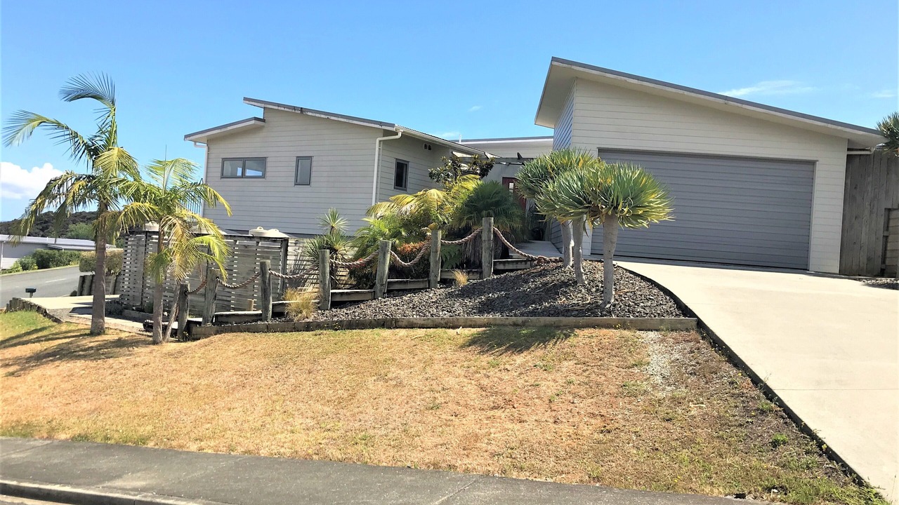 Photo of Outdoor in Cable Bay