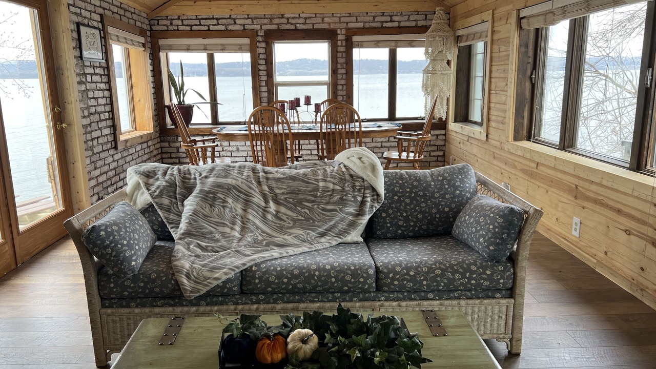 Photo of Livingroom in Peoria Heights