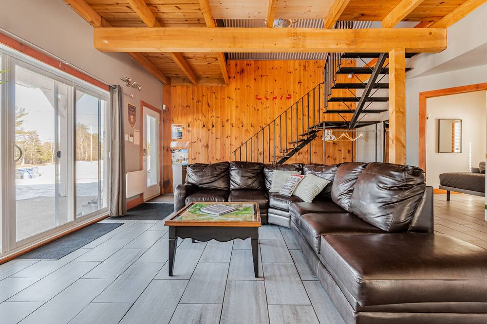 Photo of Livingroom in Saint-Michel-des-Saints