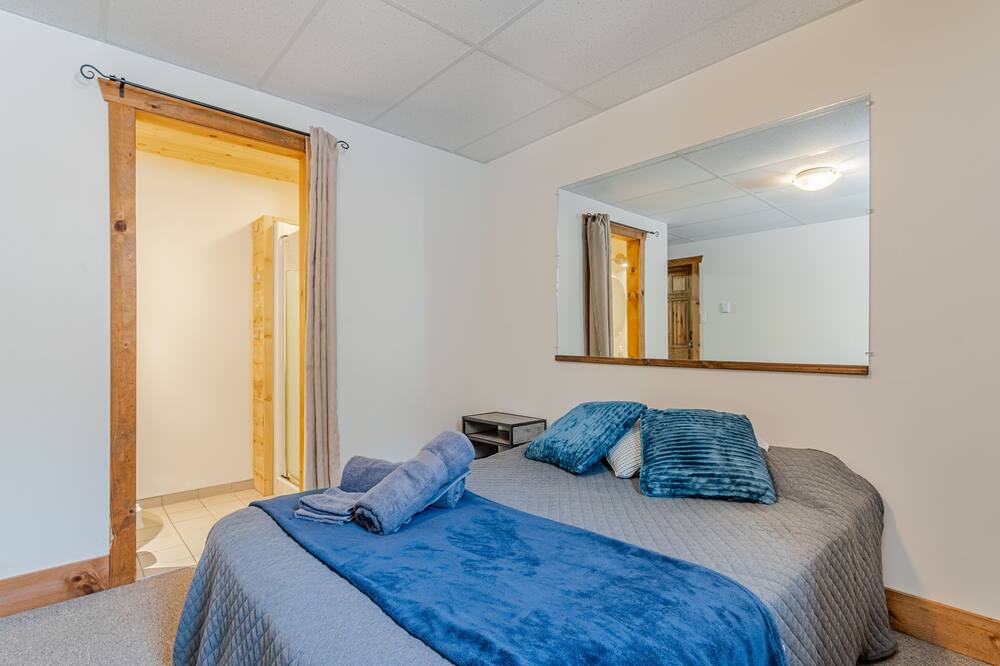 Photo of Bedroom in Saint-Michel-des-Saints
