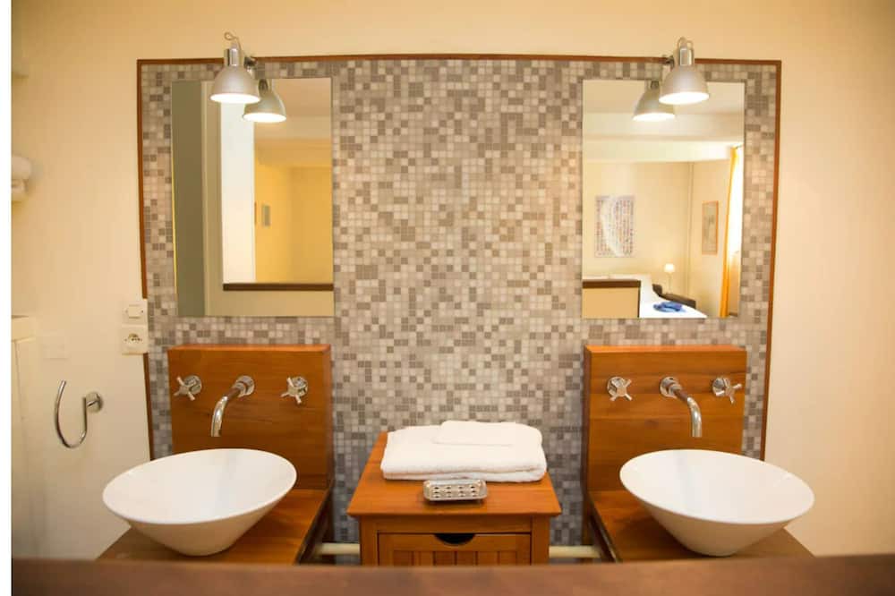 Photo of Bathroom in Tilly-sur-Seulles