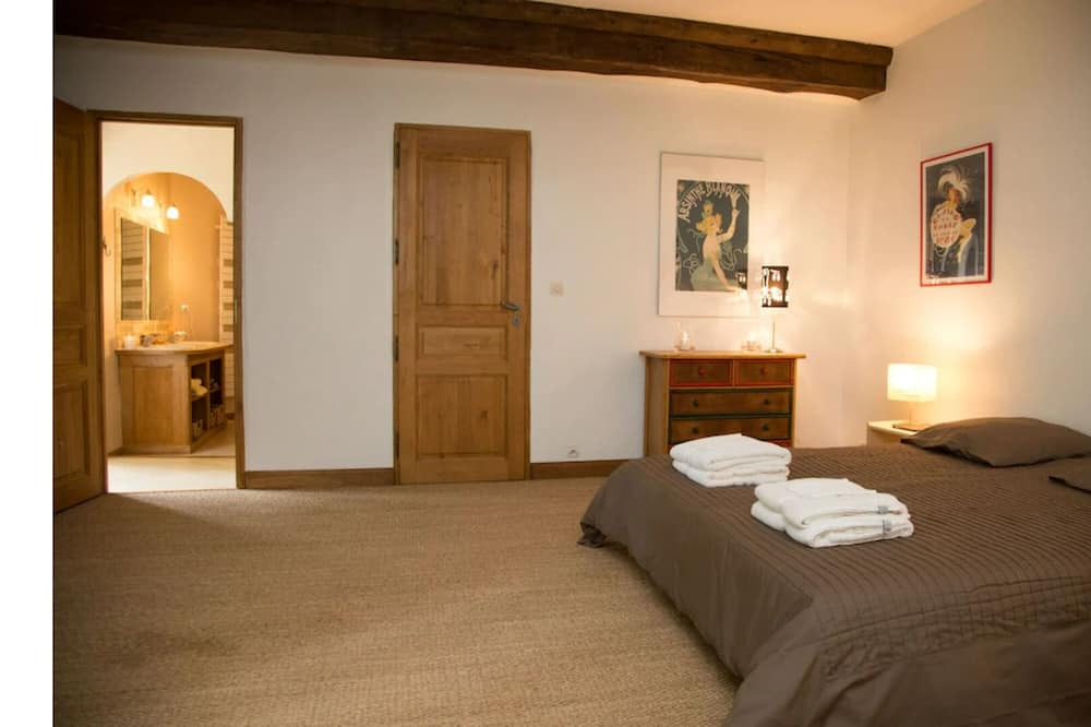 Photo of Bedroom in Tilly-sur-Seulles