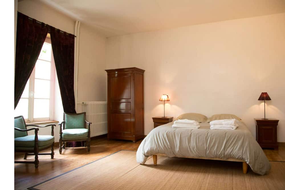 Photo of Bedroom in Tilly-sur-Seulles