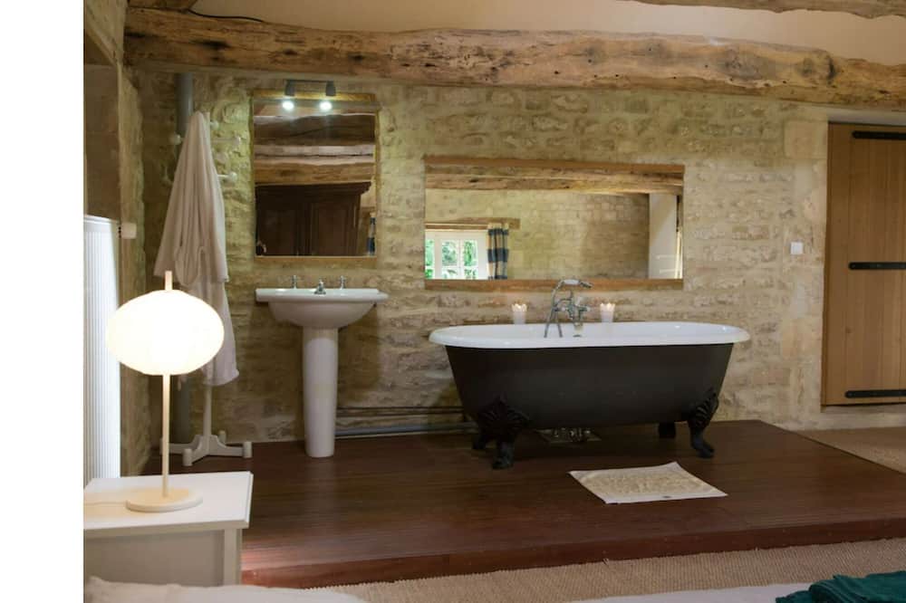 Photo of Bathroom in Tilly-sur-Seulles