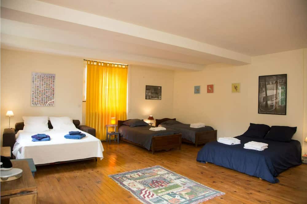 Photo of Bedroom in Tilly-sur-Seulles