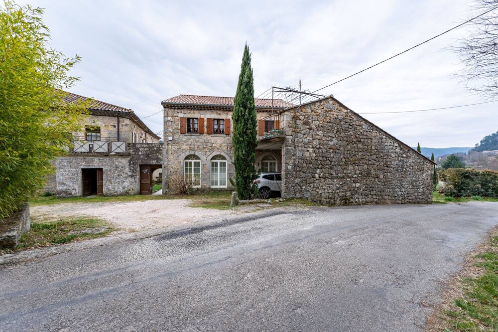 Photo of Outdoor in Ribes