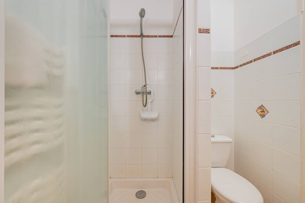 Photo of Bathroom in Ribes