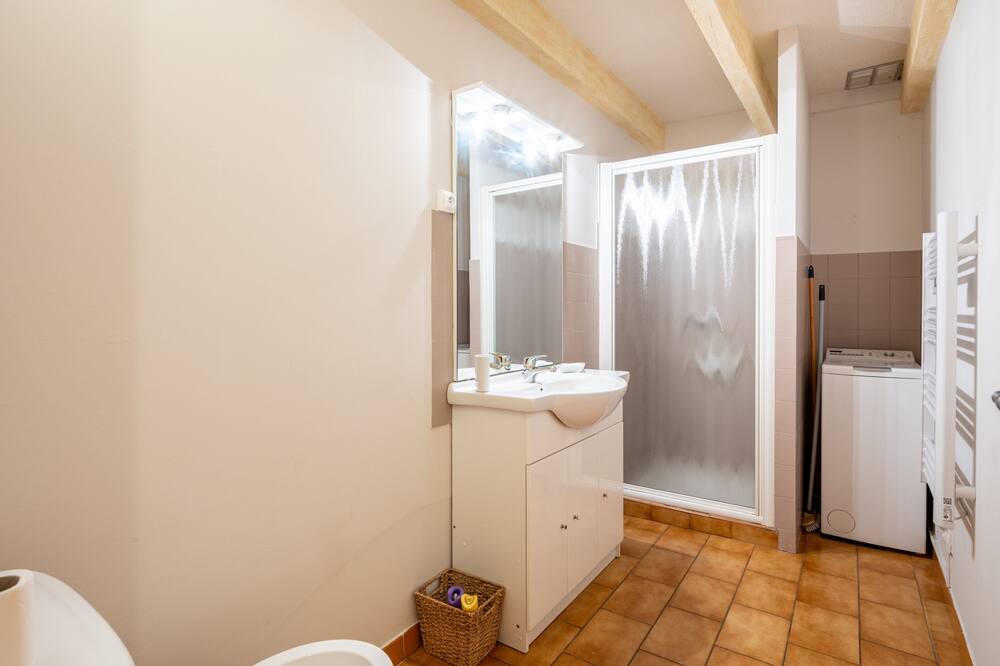 Photo of Bathroom in Ribes
