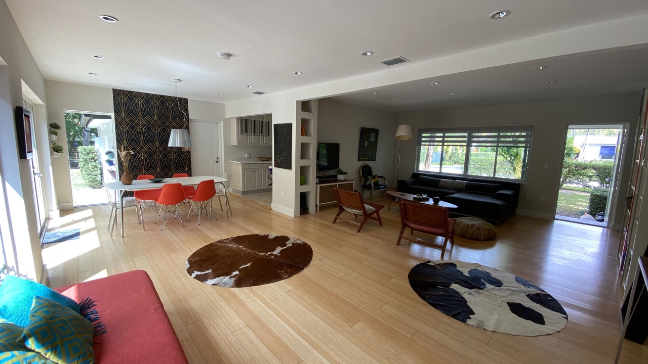 Photo of Livingroom in Country Club Section