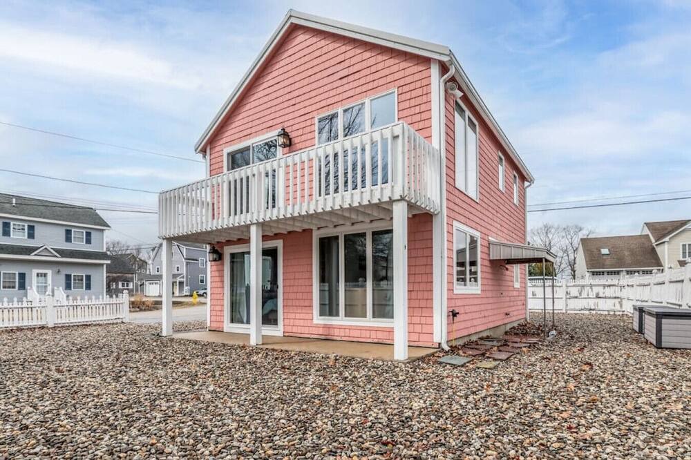 Photo of Others in Pine Point