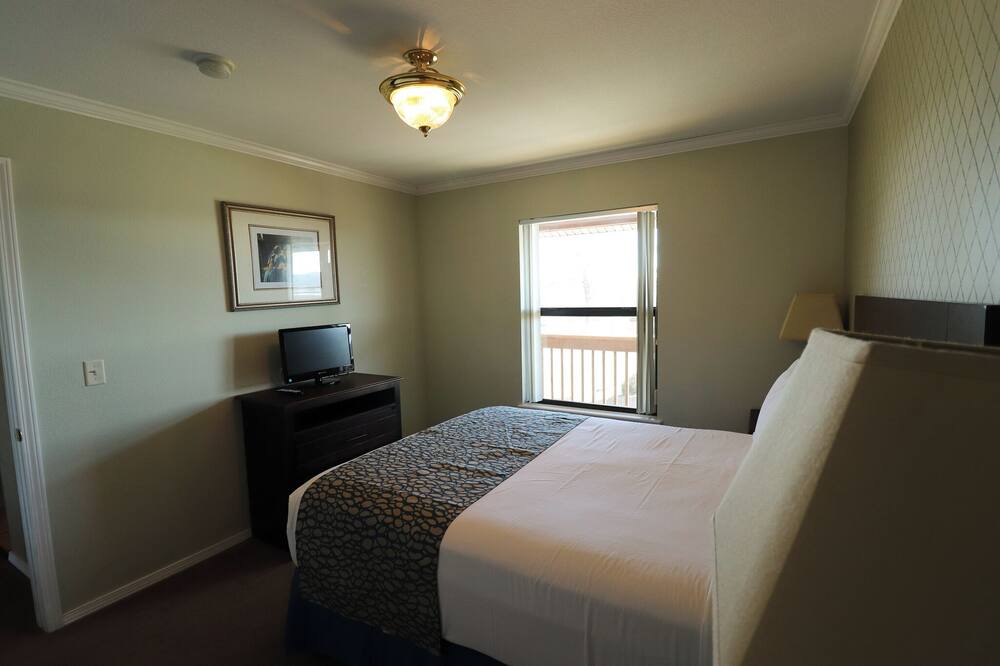 Photo of Bedroom in Kimberling City