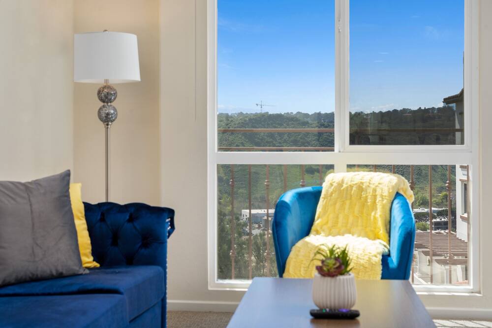 Photo of Livingroom in Carmel Valley