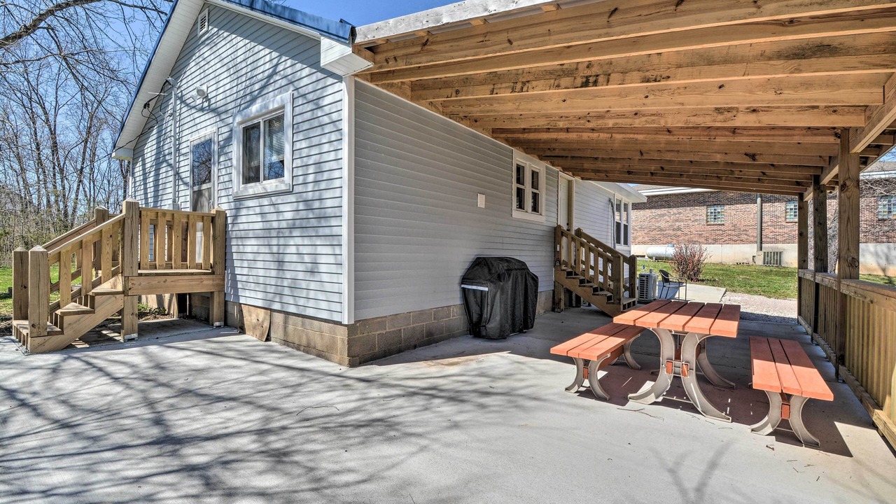 Photo of Patio Balcony in Lesterville