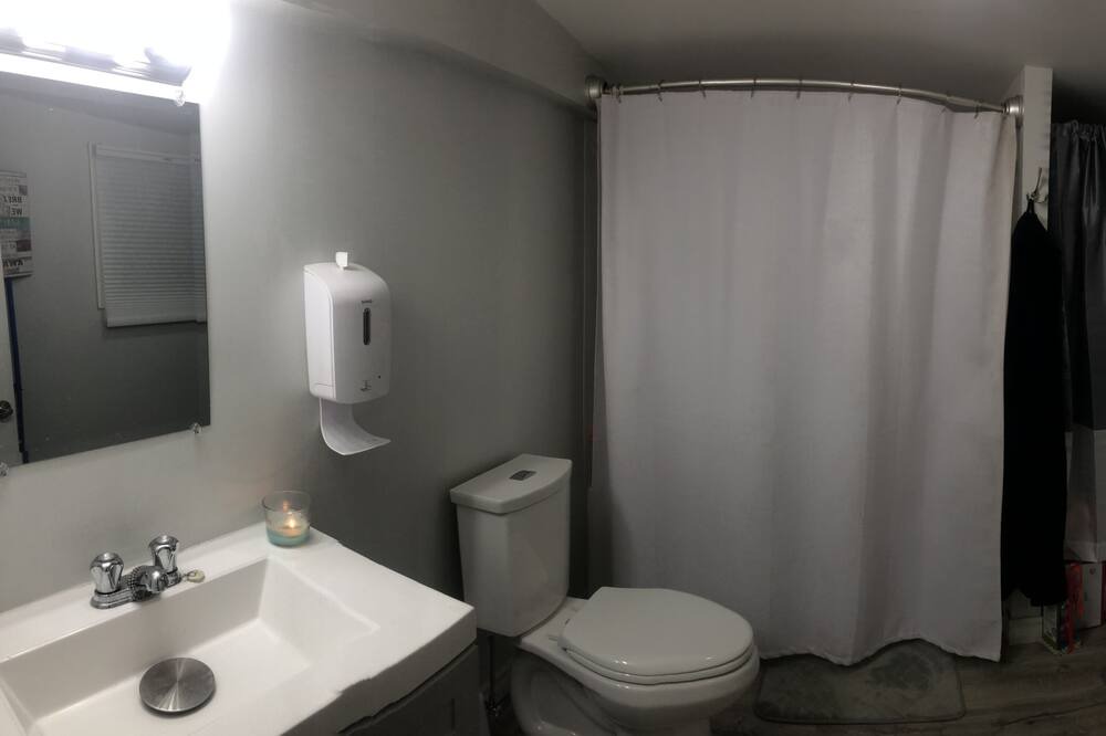 Photo of Bathroom in Laurentian Valley