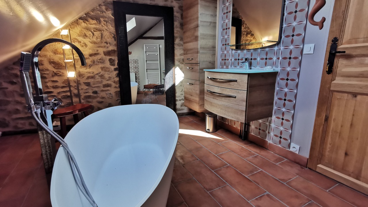 Photo of Bathroom in Le Lonzac