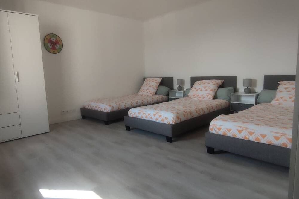 Photo of Bedroom in Morcenx