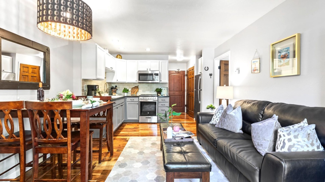 Photo of Livingroom in North Park City