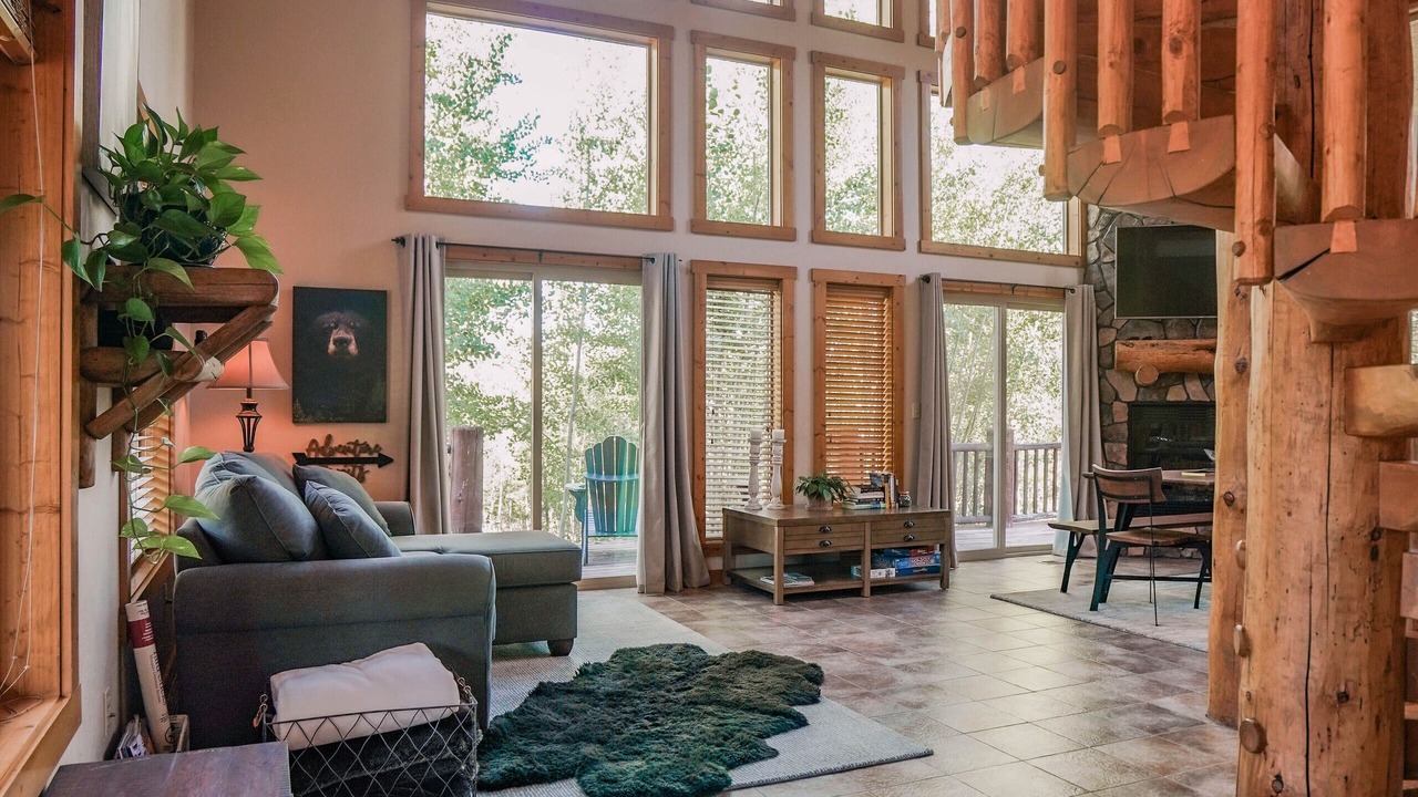 Photo of Livingroom in Klamath Falls