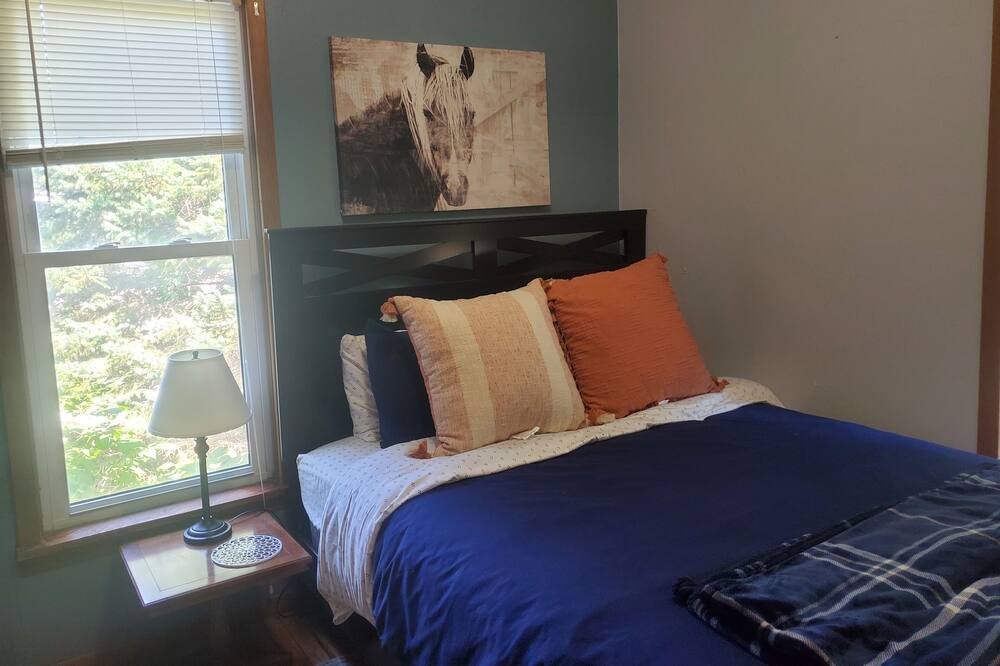 Photo of Bedroom in Grimes