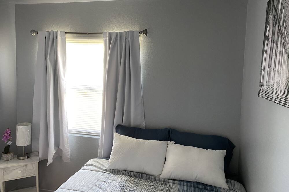 Photo of Bedroom in Mira Loma