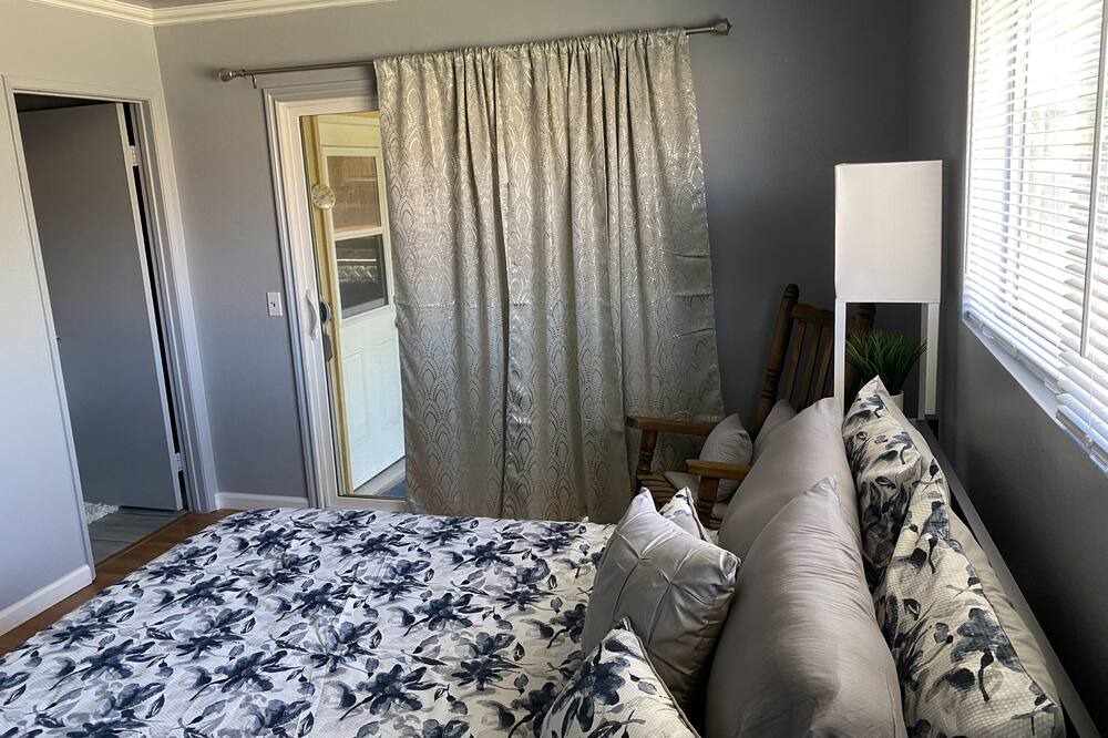 Photo of Bedroom in Mira Loma