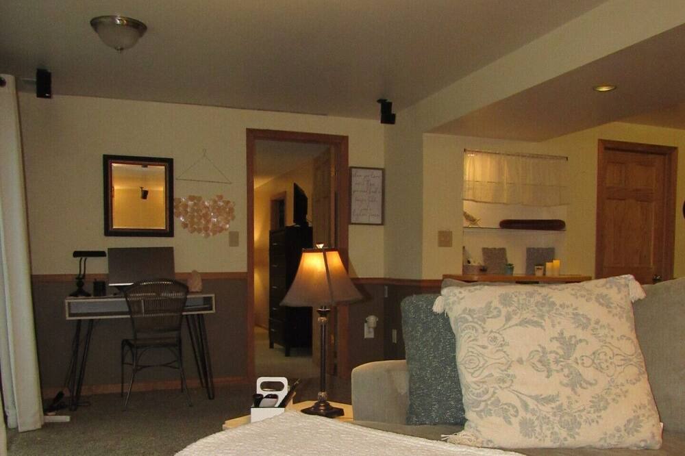 Photo of Bedroom in Winthrop Harbor
