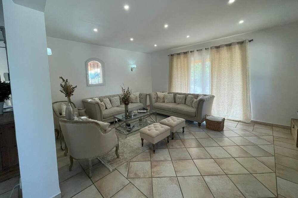 Photo of Livingroom in Saint-Saturnin-les-Avignon