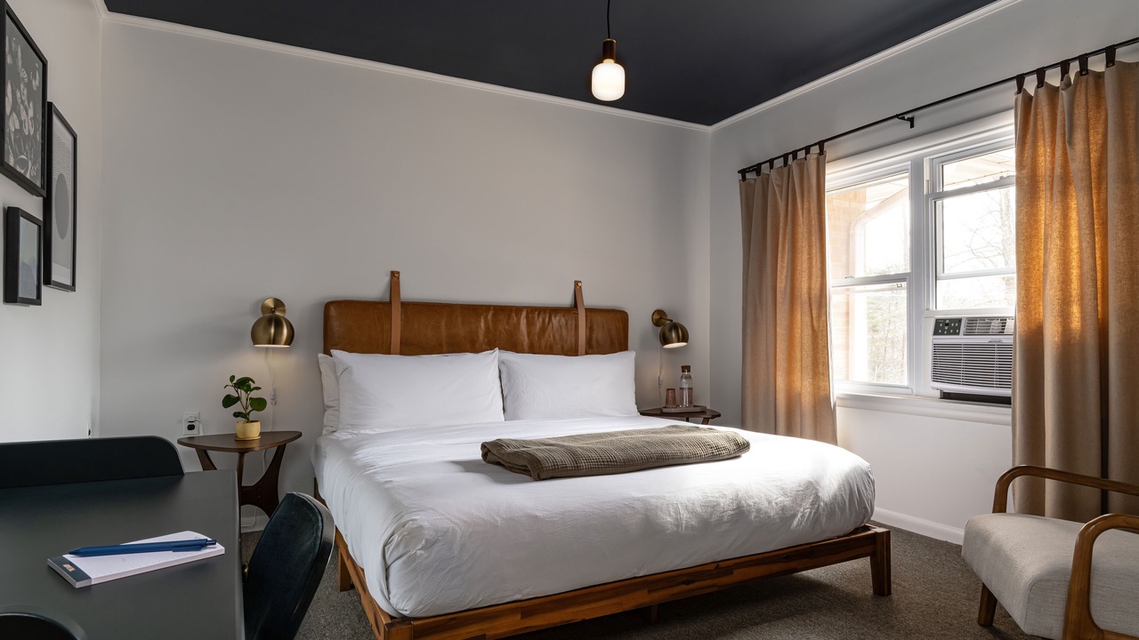 Photo of Bedroom in Beach Lake