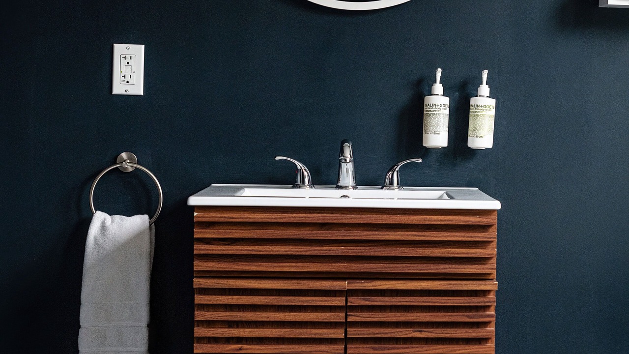 Photo of Bathroom in Beach Lake