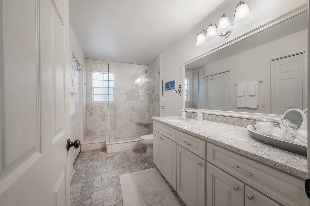 Photo of Bathroom in Beach Park