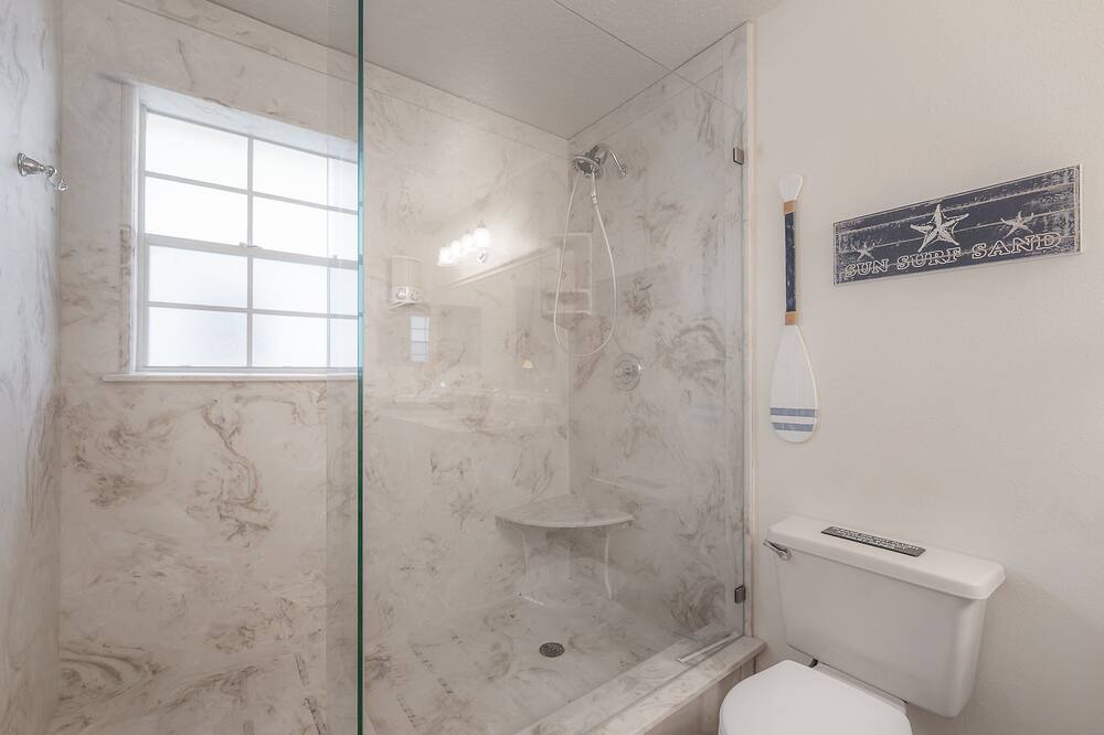 Photo of Bathroom in Beach Park
