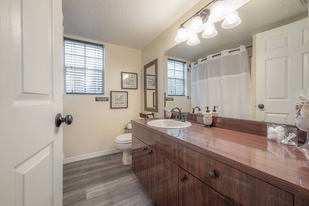 Photo of Bathroom in Beach Park